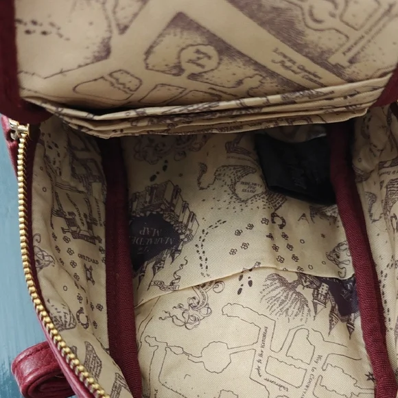 Universal Studios Harry Potter Mischief Bag With ID Clip - Picture 8 of 11